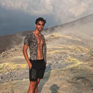 Meet your Posher, Davide